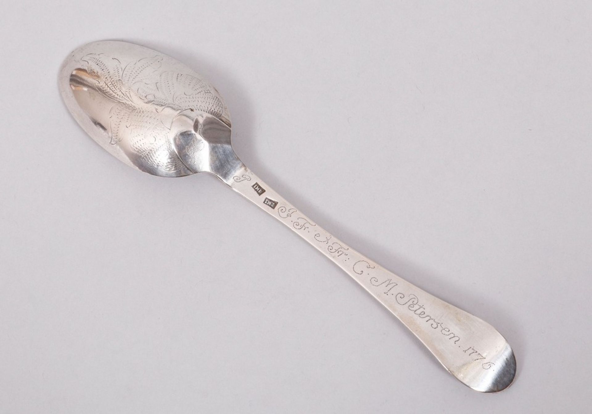 2 Baroque dining spoons, silver, probably North German, 18th C. - Image 3 of 9