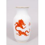 Große Vase, Meissen, Dekor "Ming-Drache Rot", 2. Hälfte 20.Jh.