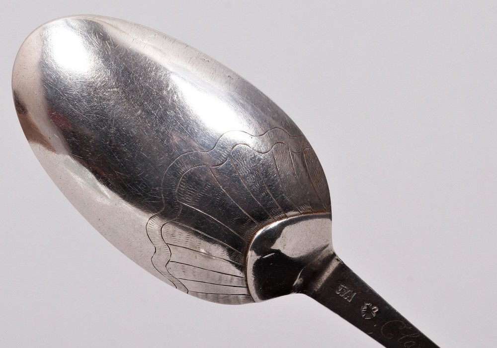 2 dining spoons, silver, including Friedrich August Heyne, Lübeck, late 18th C./1800 - Image 3 of 5