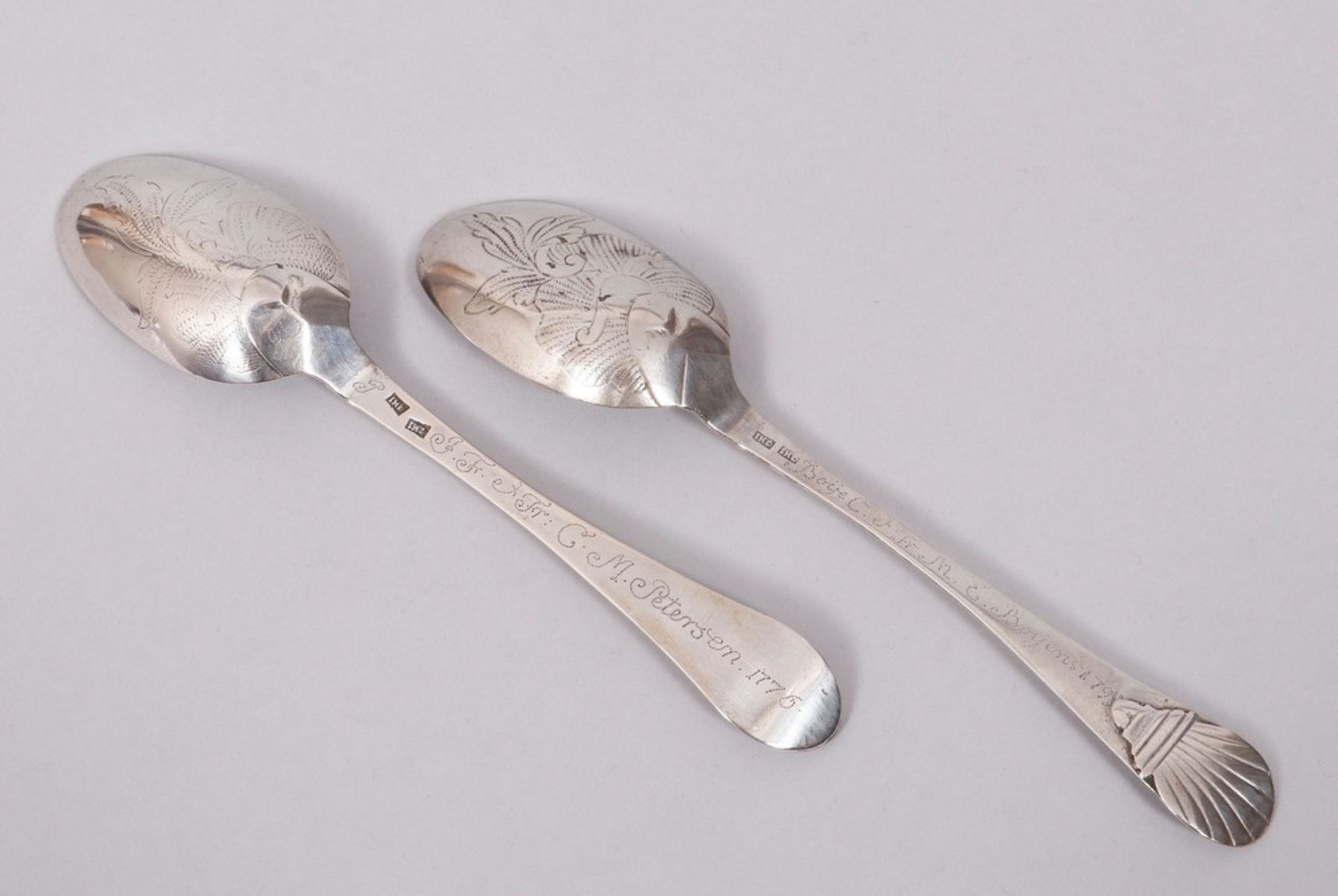 2 Baroque dining spoons, silver, probably North German, 18th C. - Image 2 of 9
