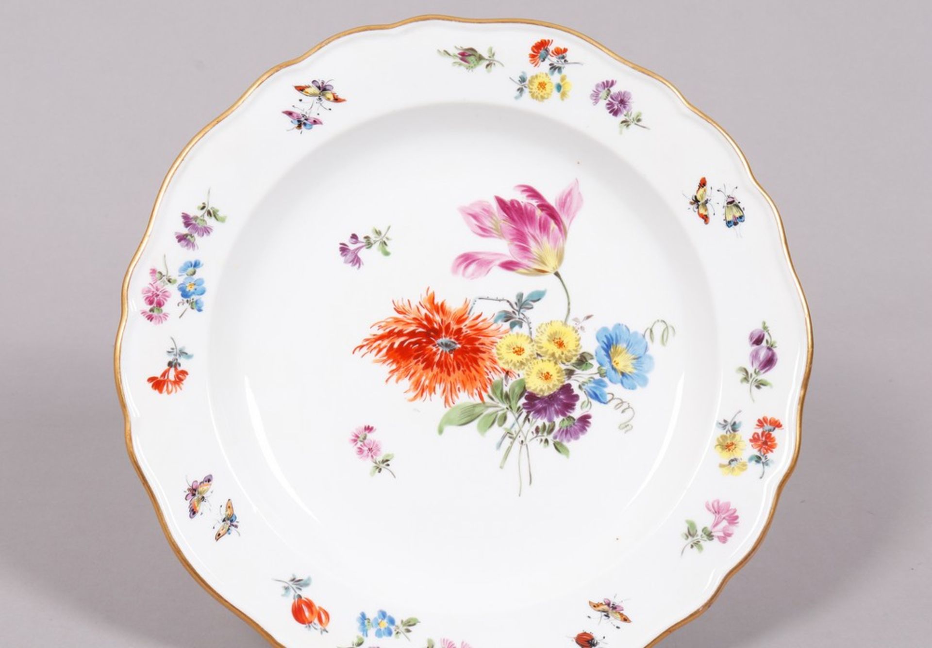 Speise-Restservice, Meissen, Form "Neuer Ausschnitt", Dekor "Blumenbouquet mit Insekten", um 1900/  - Bild 5 aus 12