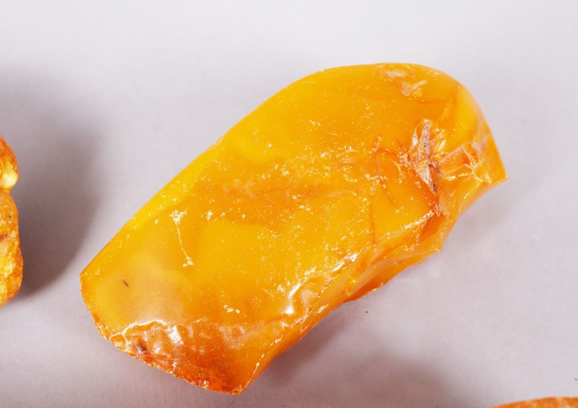 4 raw ambers - Image 3 of 3