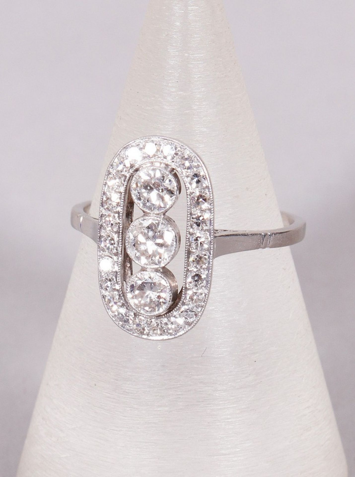 Art Deco ring, 900 platinum and diamonds, 1920s/30s