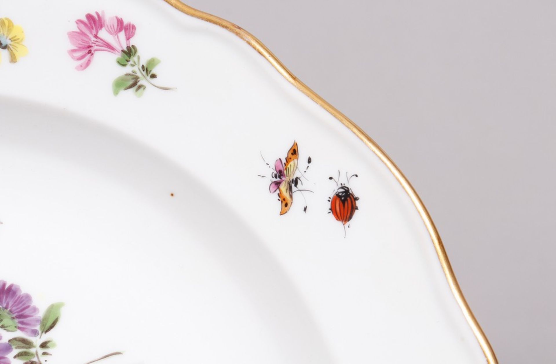 Speise-Restservice, Meissen, Form "Neuer Ausschnitt", Dekor "Blumenbouquet mit Insekten", um 1900/  - Bild 6 aus 12