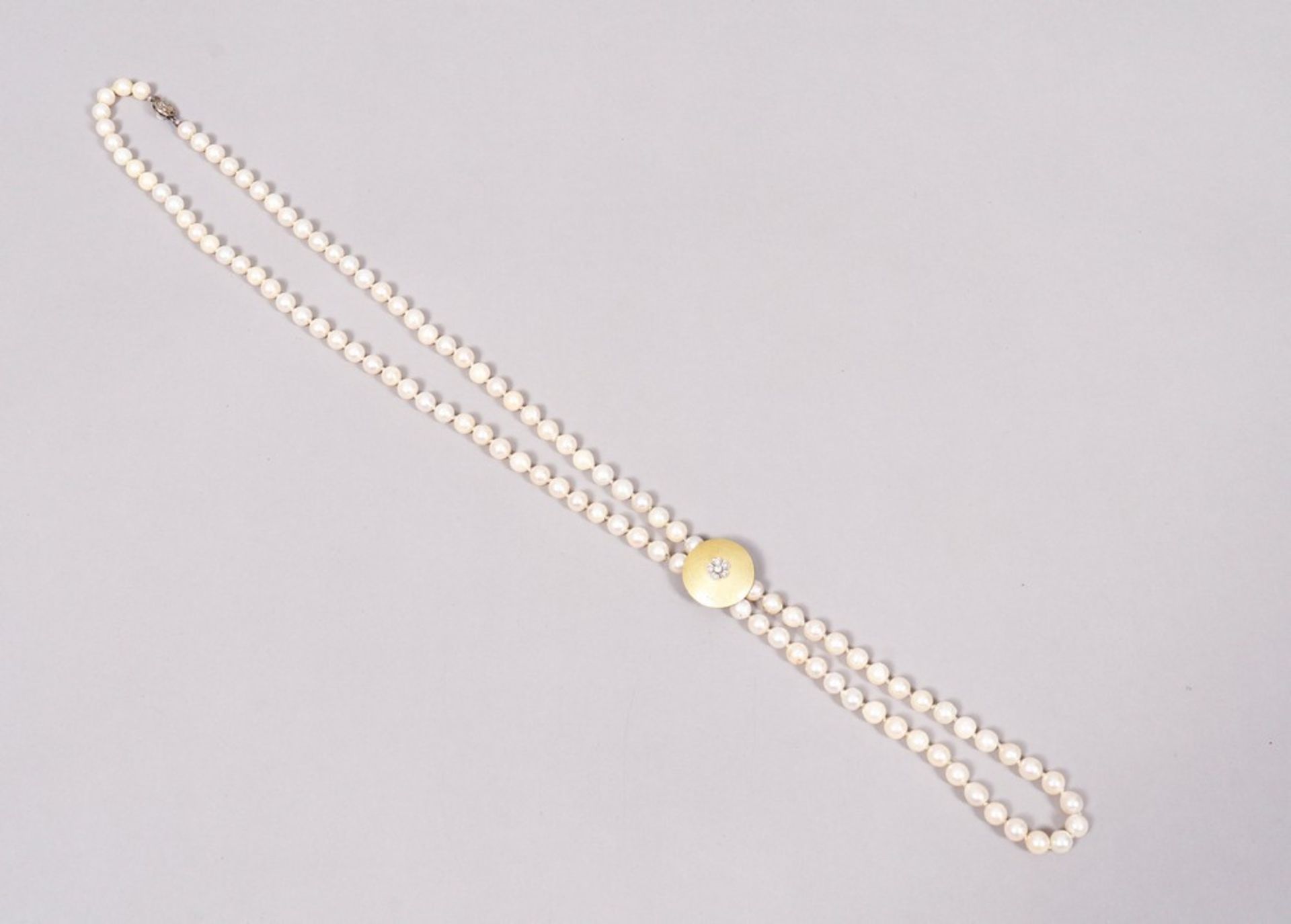 Long pearl necklace  - Image 2 of 4