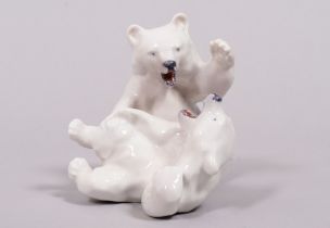 Zwei spielende Eisbären, Entwurf Knud Kyhn (1880-1969) für Royal Copenhagen, um 1975/79