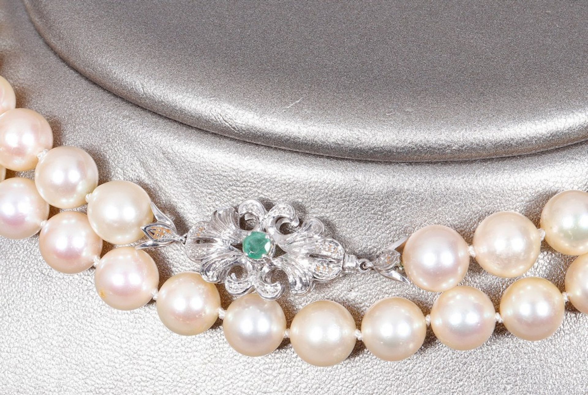 Pearl necklace, 750 white gold clasp, Italy, mid 20th C. - Image 3 of 4