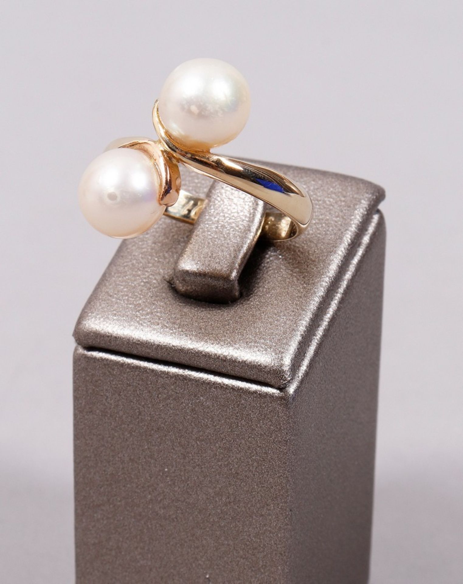Pearl ring, 585 yellow gold, 20th C.