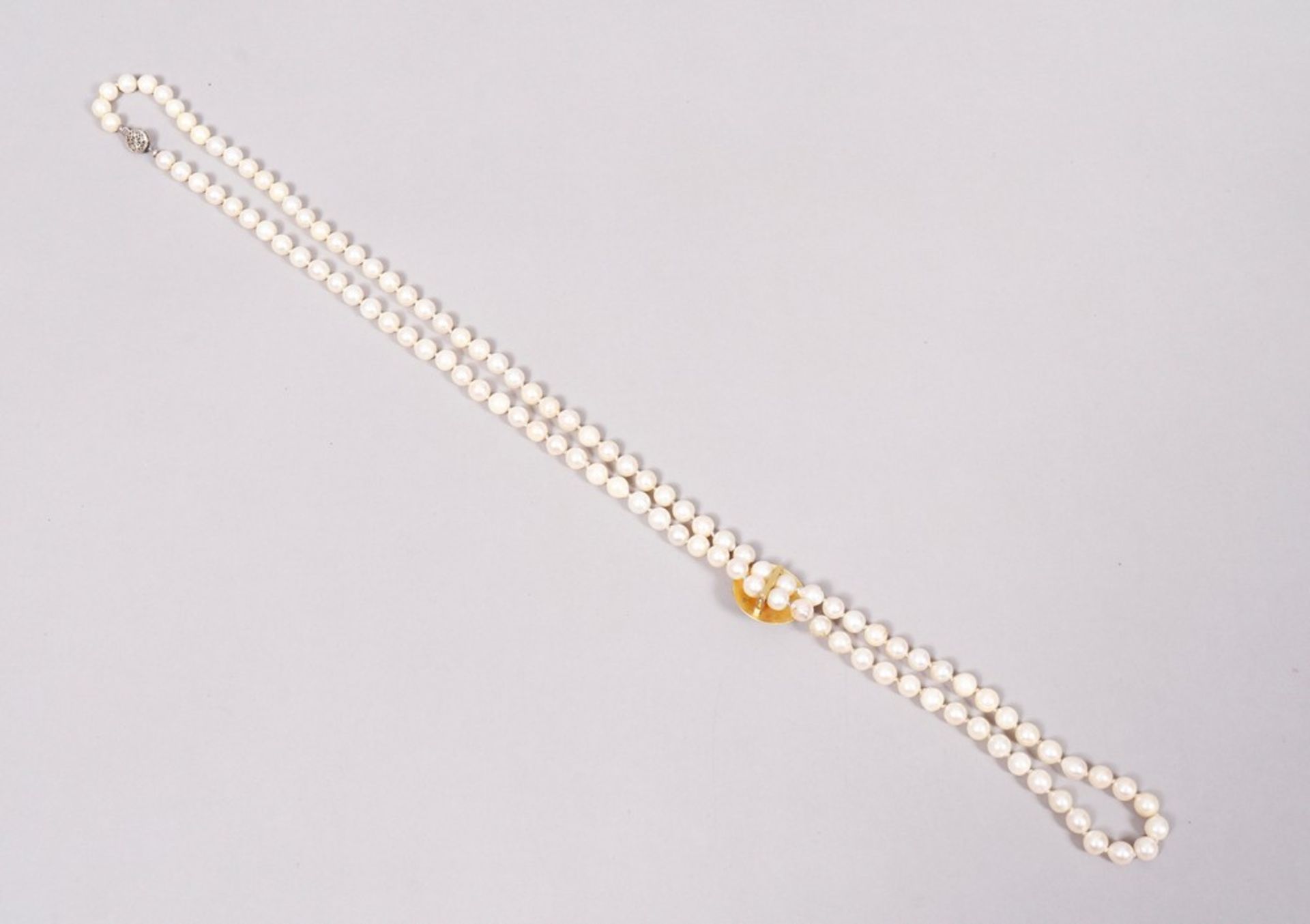 Long pearl necklace  - Image 3 of 4