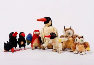 Mixed lot of softtoys, birds, Steiff and others, middle/2nd. Half 20th C., 8 pieces