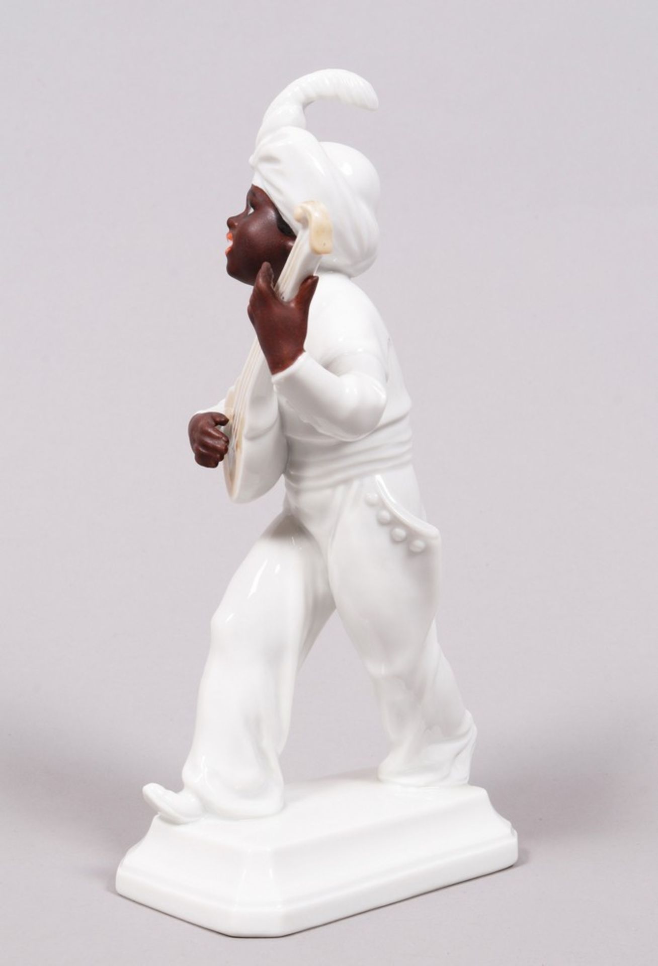 “Moor with guitar”, design Hugo Meisel (1887-1966) for Rosenthal, 1st half 20th C. - Image 3 of 5