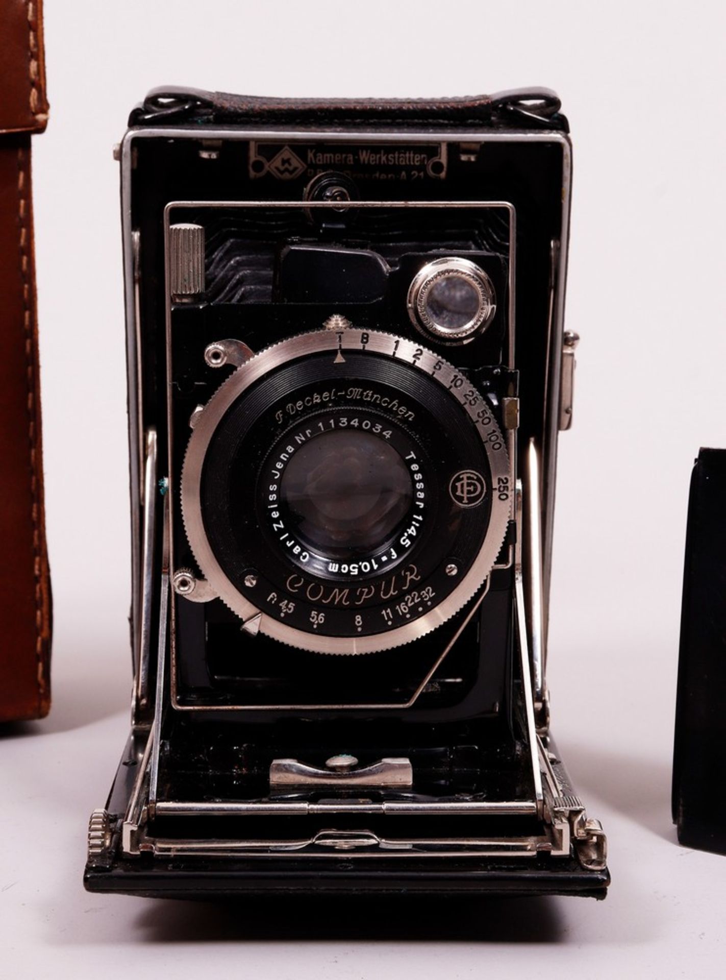 Small plate camera in case, K.W. Camera workshop Guthe & Thorsch, Dresden, c. 1930 - Image 5 of 7