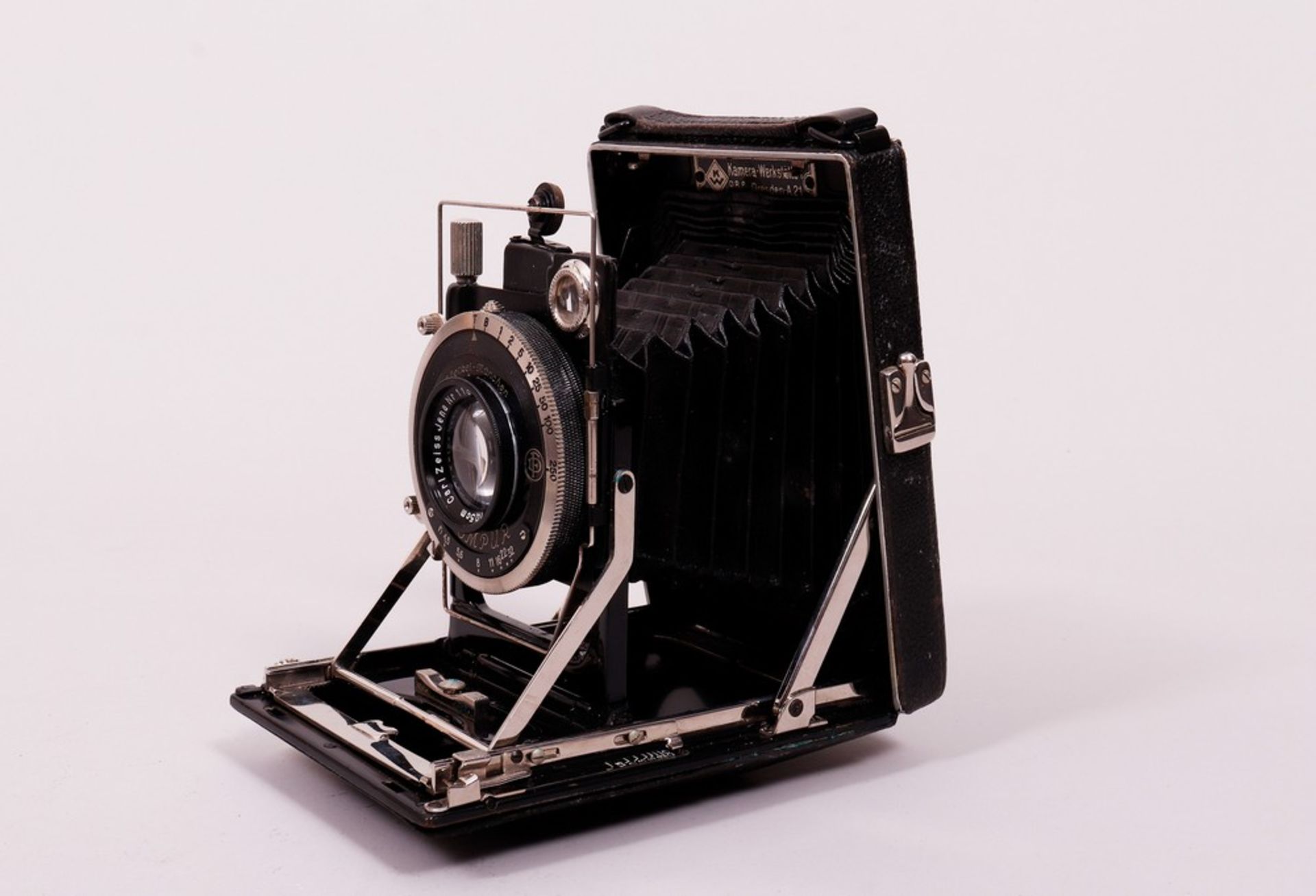 Small plate camera in case, K.W. Camera workshop Guthe & Thorsch, Dresden, c. 1930 - Image 2 of 7