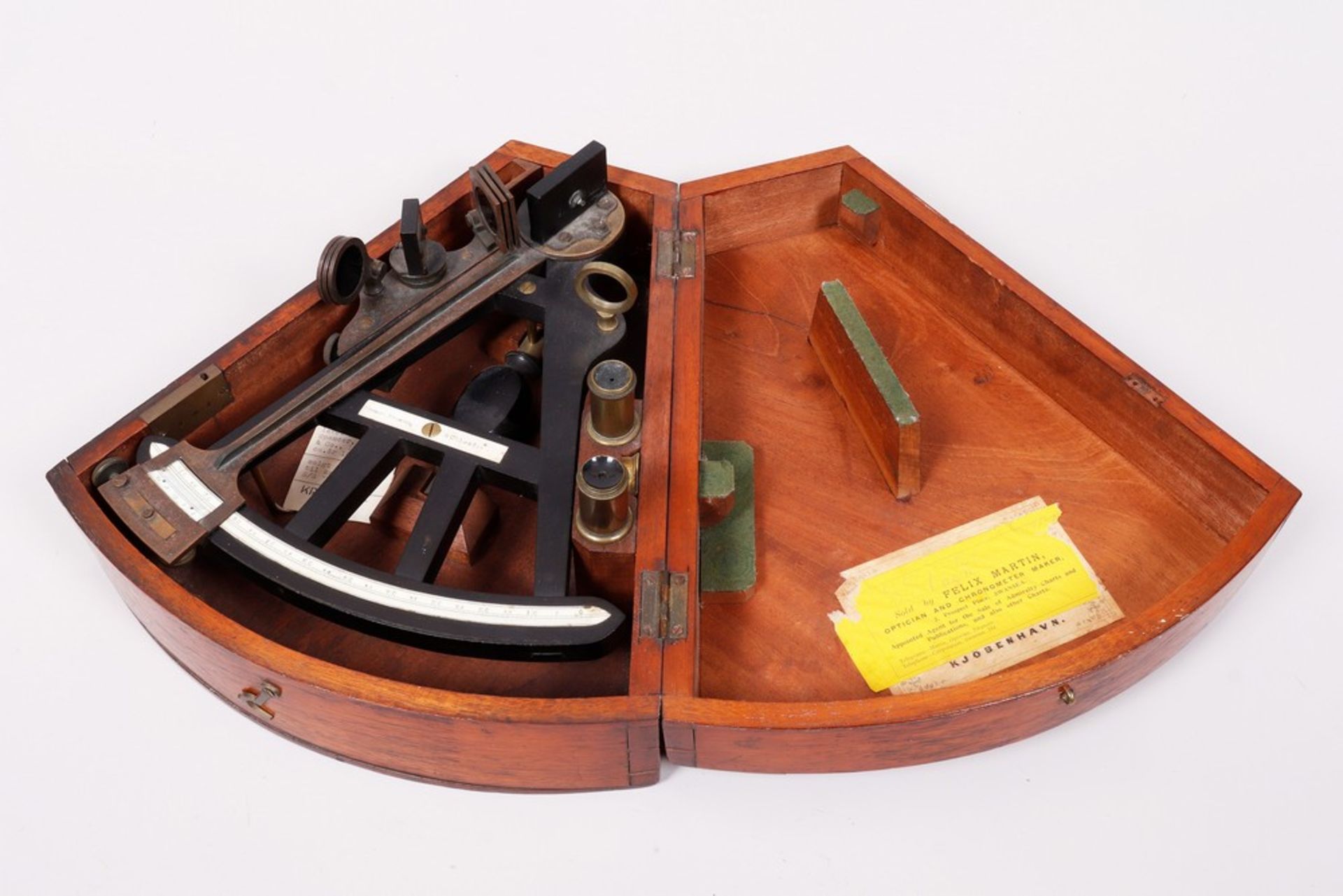 Octant in transport box, Spencer Browning & Co., London, early 19th C. - Image 4 of 5