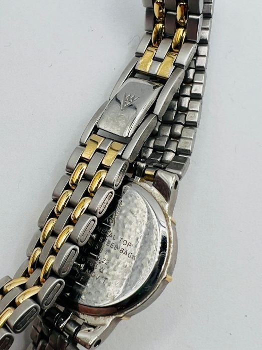 A Ladies Omega DeVille Wrist watch in stainless steel with gold highlights, chevron silvered pattern - Image 5 of 5