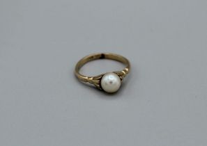 A 9ct gold cultured pearl dress ring, 2.2gm approximately, size M1/2