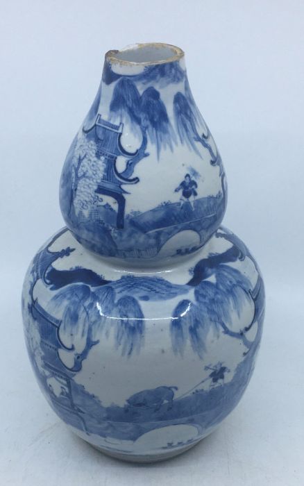 A Chinese blue and white vase, H:29.5cm