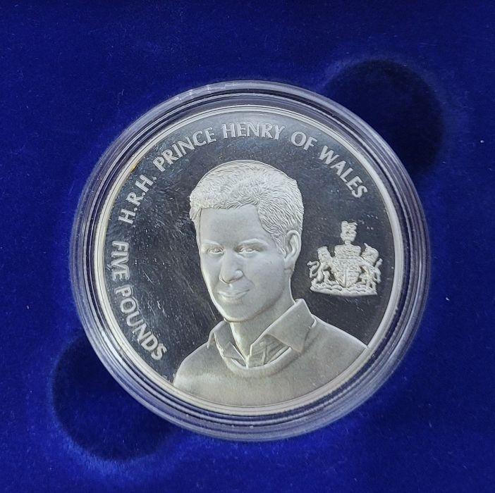 Two Elizabeth II Royal Mint 2005 Alderney 5 pounds (crown) "HRH Prince Henry of Wales 21st Birthday" - Image 4 of 6