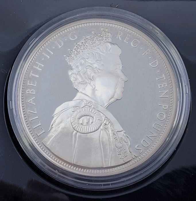 An Elizabeth II UK 2012 ten pounds (5oz.) "The Queens Diamond Jubilee" silver proof commemorative - Image 3 of 4