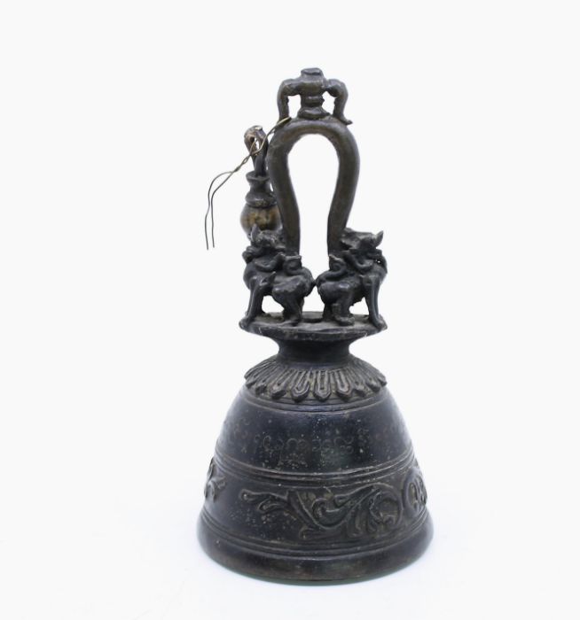 A late Ming style bronze vessel in the form of a Bell, with loop cast handle and Dog of Fo - Image 2 of 6