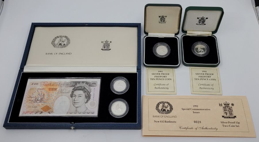 An Elizabeth II Bank of England/Royal Mint 1992 Commemorative set, containing the New £10 Banknote