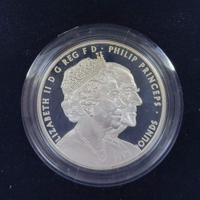 An Elizabeth II 2017 UK "The Platinum Wedding Anniversary" 5 pounds silver proof Piedfort - Image 2 of 3