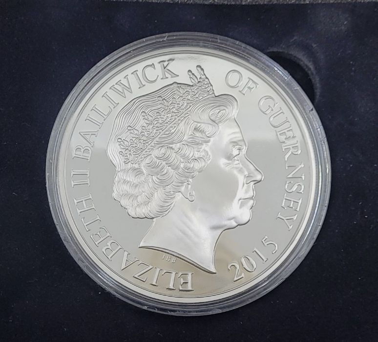 An Elizabeth II Guernsey 2015 "Waterloo 1815-2015" ten pounds (5oz.) silver proof commemorative - Image 3 of 3