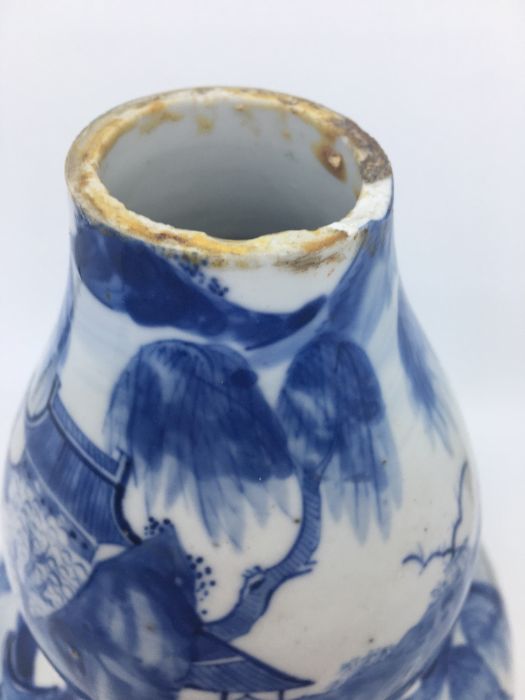 A Chinese blue and white vase, H:29.5cm - Image 5 of 5