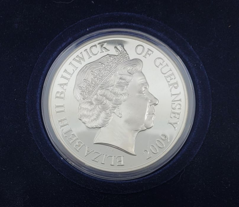 An Elizabeth II 2009 Guernsey ten pounds (5oz.) "The 40th Anniversary of the First Moonlanding" - Image 3 of 3