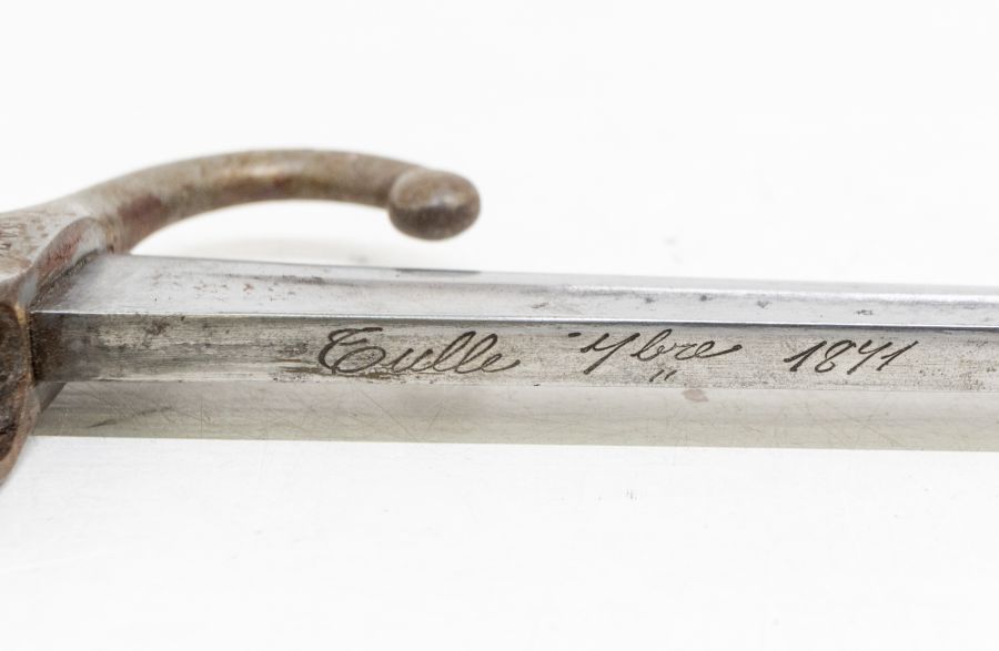 A French M1866 Chassepot Sabre Bayonet, dated 1871 to the flat back of the blade, ribbed brass - Image 2 of 5