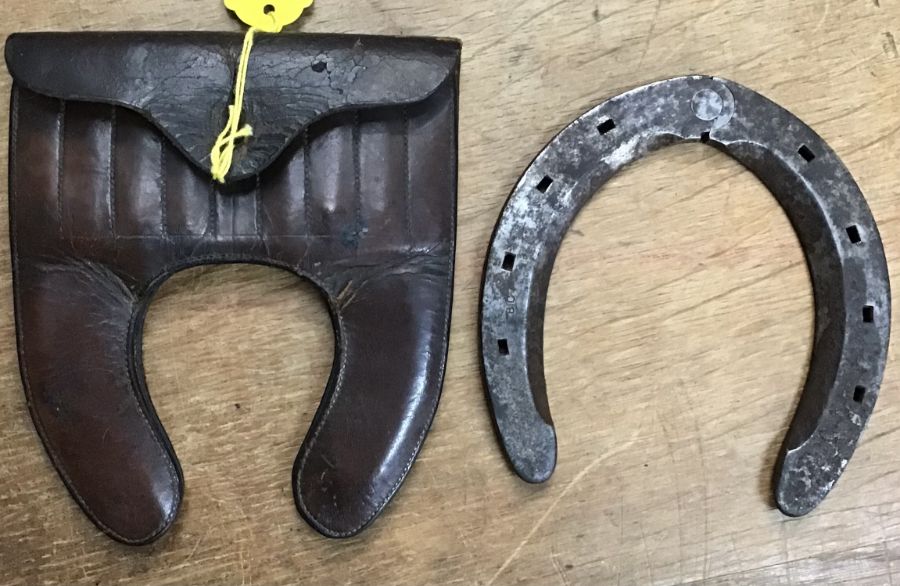 Scarce Boer War & WW1 British Cavalry adjustable horse shoe with original leather case and nails, - Image 2 of 3