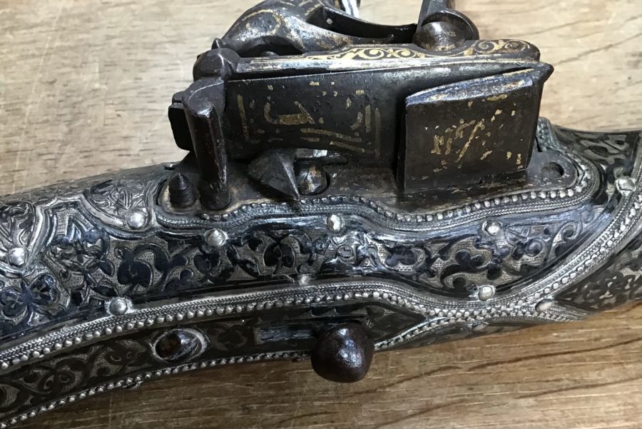 Rare high quality Ottoman flintlock pistol, 18th Century, finely decorated with intricate gold and - Image 3 of 16