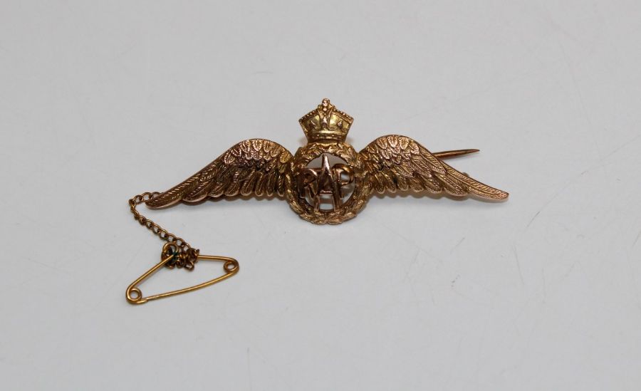 A 9ct stamped RAF sweetheart brooch, approximate weight 4.4gm