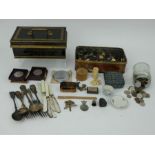 A mixed lot of minor collectables including a miniature set of bone dominoes