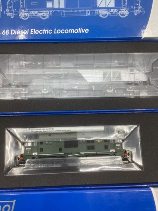 Dapol Model Railway Toys Boxed  ; D6320 Class 22 d1000C BR Green split head code box -small yellow - Image 4 of 4