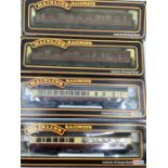 Palitoy Mainline boxed 4 carriages ( appear unused in slightly worn boxes )(1 set of 4)