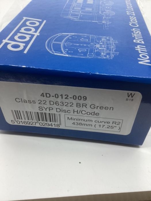 Dapol model Railway boxed toy ; 4D 012 009 Class 22 D6322 BR green SYP disc H code. Appears unused/ - Image 2 of 3