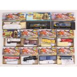 Athearn: A collection of boxed and made Athearn, HO Gauge kits including two locomotives and nine