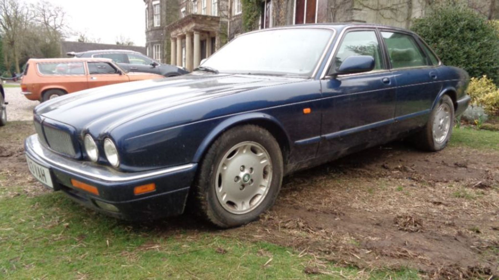 1997 Jaguar XJ Executive A3 VAH. 140700 miles shown. Beige leather - Image 2 of 4