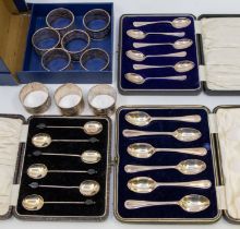A collection of silver to include; a cased set of six teaspoons, Birmingham, 1929, Arthur Price