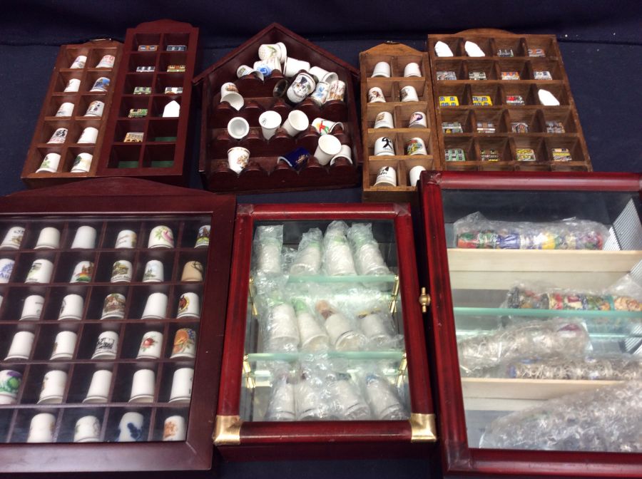 Large collection of mixed collectors' thimbles along with display trays, stands etc. - Image 2 of 17