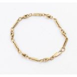 A 9ct gold fetter chain link bracelet, width approx 4mm, length approx 20cm, weight approx 10.8gms