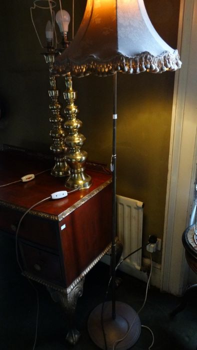 *Item to be collected from Friargate, Derby* A pair of 20th Century brass table lamps, approx 63.5cm - Image 3 of 3