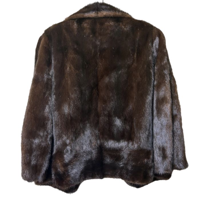 A vintage chocolate mink jacket with chocolate lining. good condition. no splits or balding. 45 - Image 2 of 2