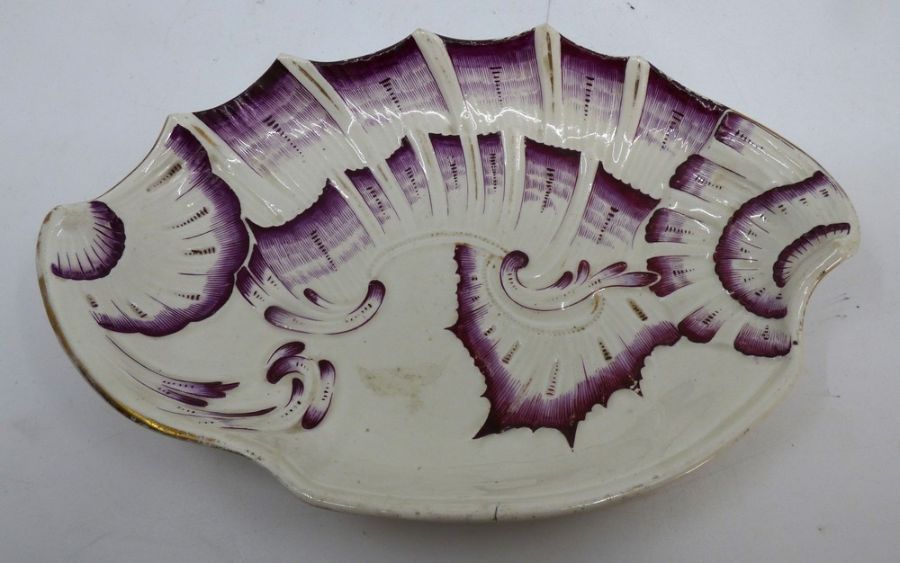 An early nineteenth century Vienna porcelain shaped and moulded shell-themed dessert dish, c.