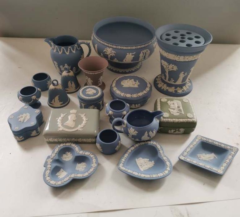 A quantity of Wedgwood Jasperware  to include a teapot and a flower vase etc.