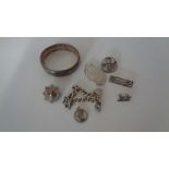 A small selection of vintage and antique silver and 925 stamped jewellery.