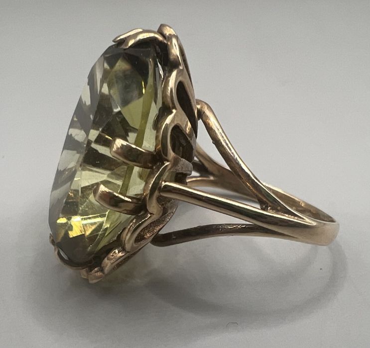 A 9ct gold green quartz set cocktail ring. Gross weight approximately 7 grams. - Image 2 of 4