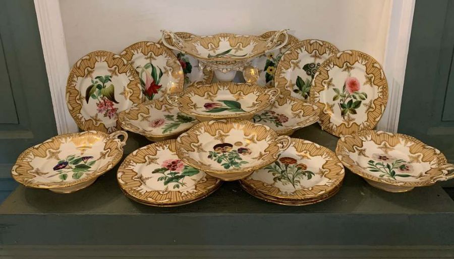 An early 19th century gilt and hand painted floral Staffordshire dessert set comprising of 20 - Image 7 of 7