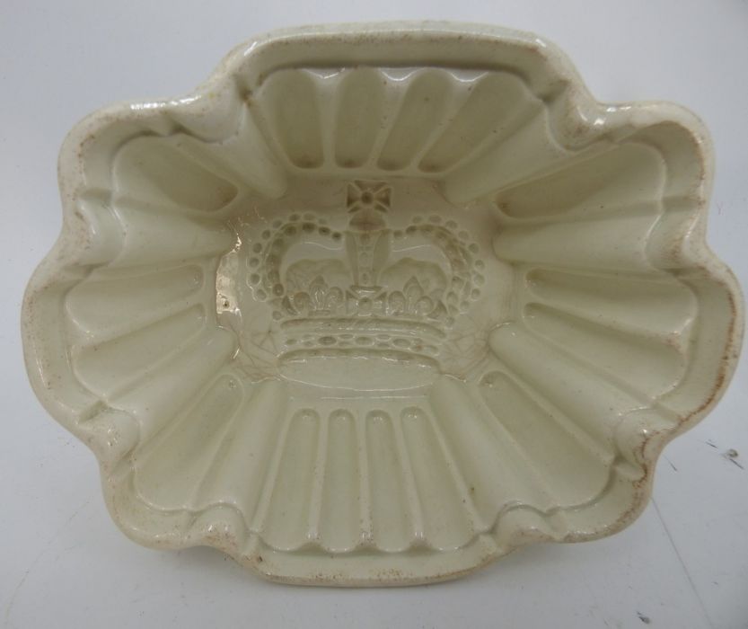 Two early nineteenth century creamware jelly moulds, c.1810-20. To include a St. Edward’s Crown - Image 3 of 6